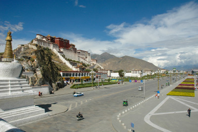 Tibet
 Hero