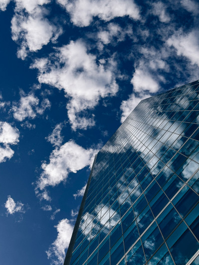 iPhone 15 Pro Max LR
 Hero