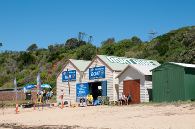 Mornington Beach
 Hero