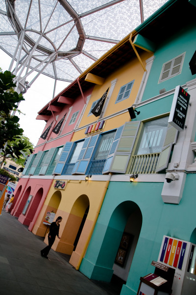 Clarke Quay, Singapore
 Hero